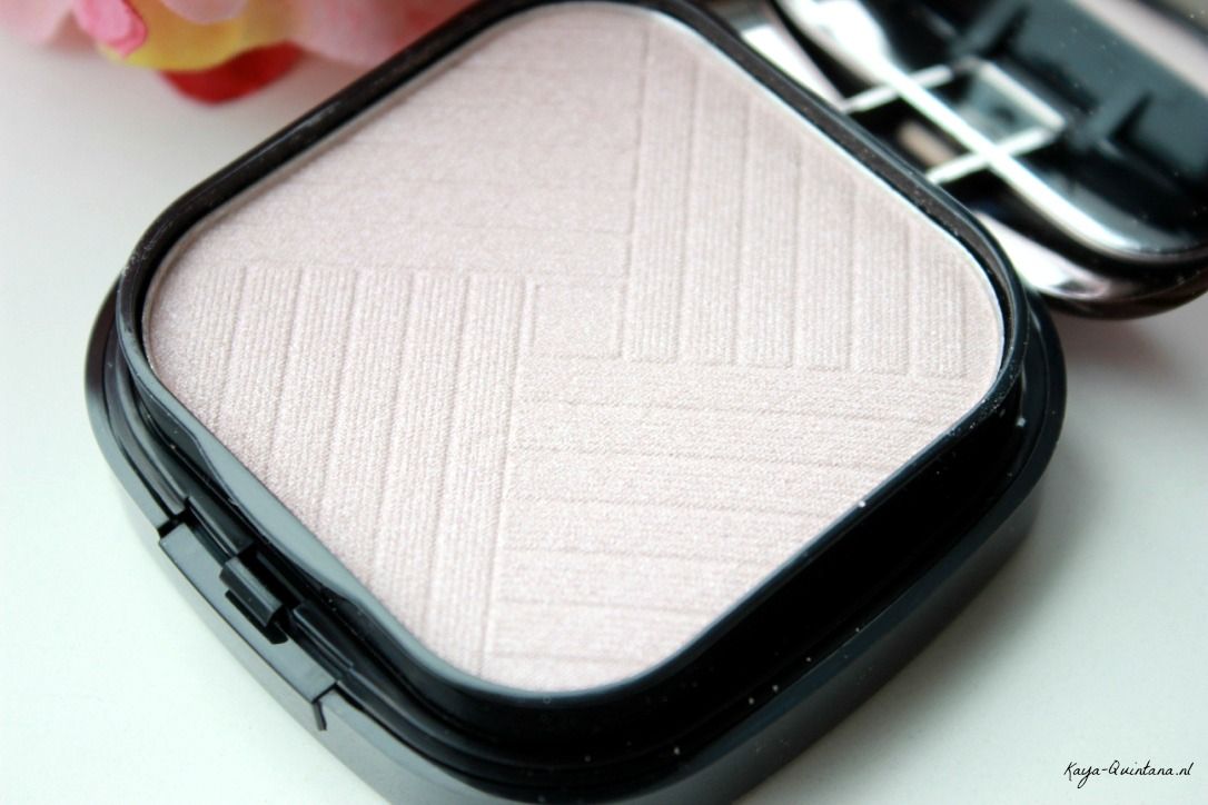 MUA Luxe Strobe and Glow highlight kit, pink luster KayaQuintana.nl